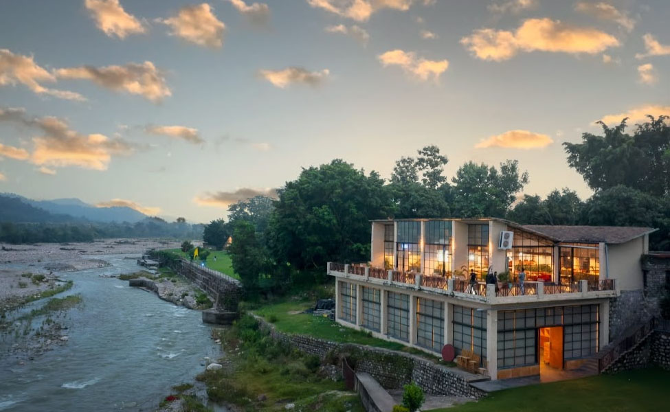 Picture of Manu Maharani resort with river view, A riverside resort in jim corbett